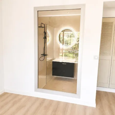 Cosy Flat Cannes Apartment *